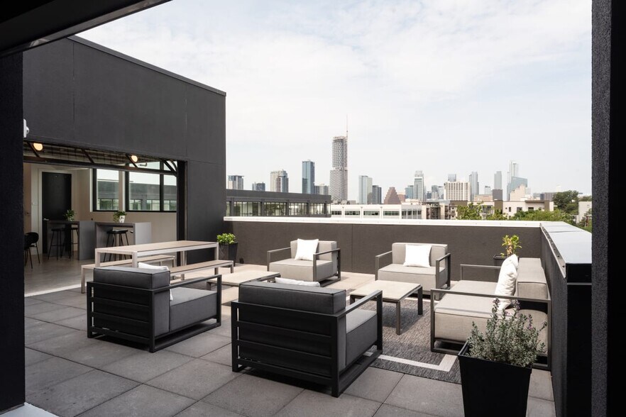 More Photos Of 1812 E 6th St, Austin Hospitality For Sale