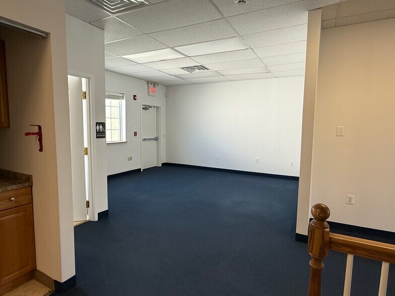More Photos Of 963 Street Rd, Southampton Medical For Lease