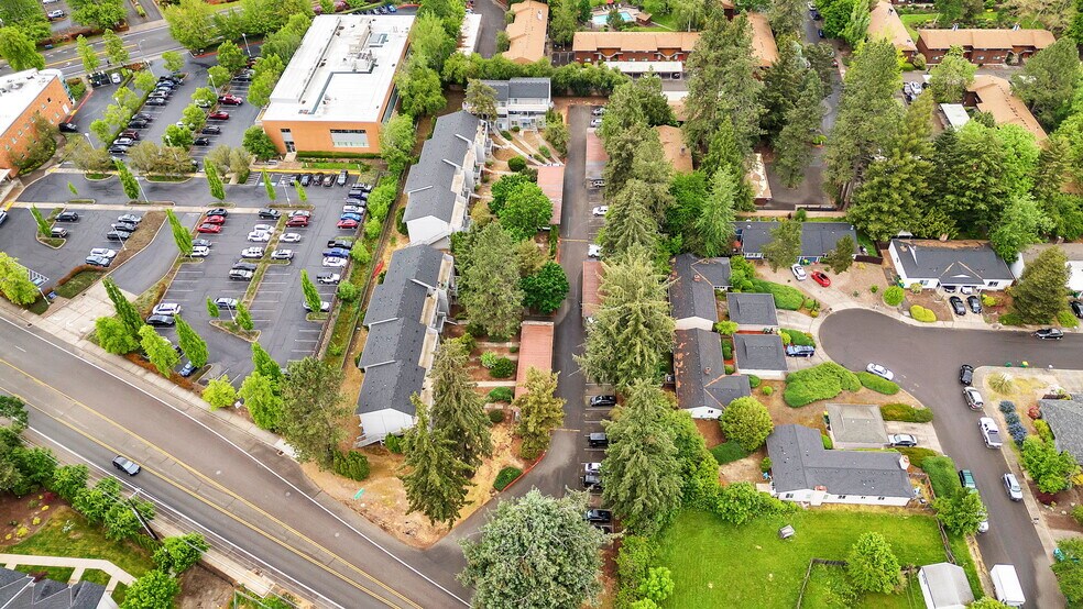 More Photos Of 9350 SW Hall Blvd, Tigard Apartments For Sale
