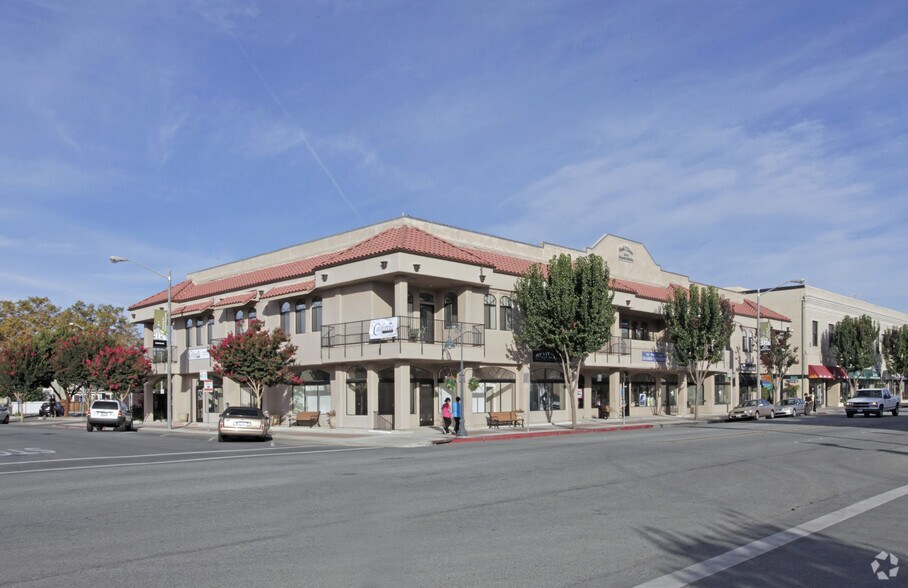 More Photos Of 650 San Benito St, Hollister Freestanding For Lease
