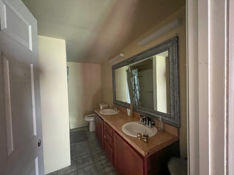 More Photos Of 8144 W Grover Cleveland Blvd, Homosassa Office For Sale