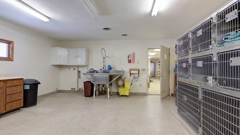 More Photos Of 762 Pre Emption Rd, Geneva Veterinarian Kennel For Sale