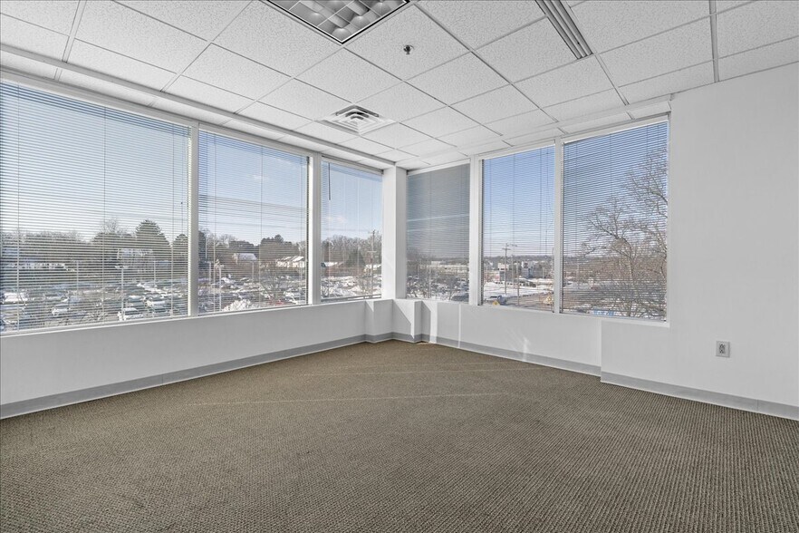 More Photos Of 4259 W Swamp Rd, Doylestown Office For Lease