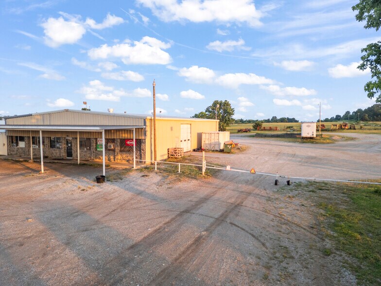 More Photos Of 60 US-54 Hwy, El Dorado Springs General Retail For Sale