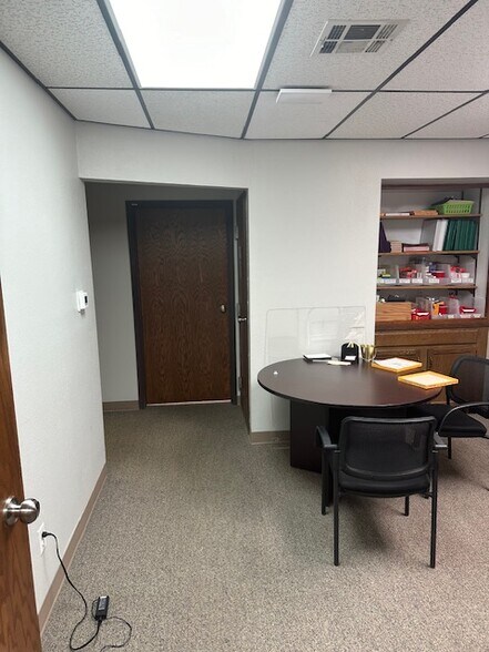 More Photos Of 3802 S Santa Fe Ave, Chanute Medical For Sale