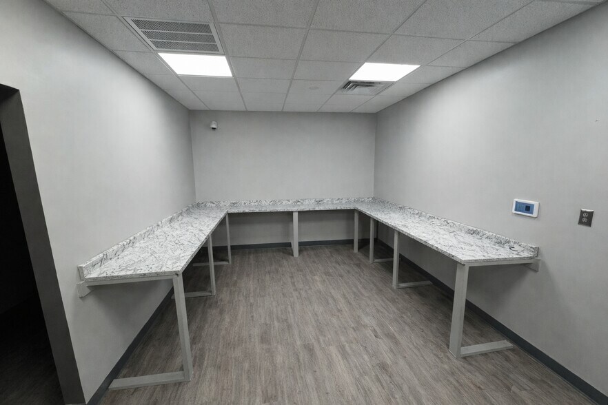 More Photos Of 111 W Genesee St, Lapeer Freestanding For Sale