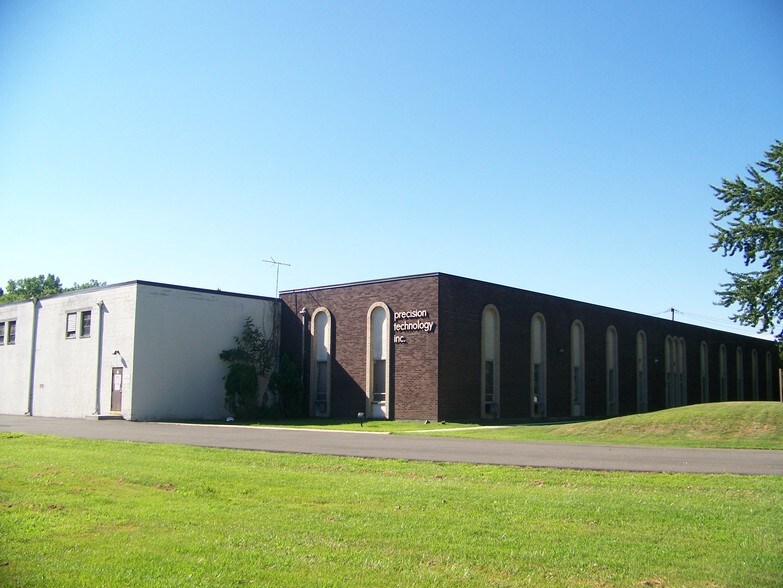 More Photos Of 50 Maple St, Norwood Warehouse For Lease