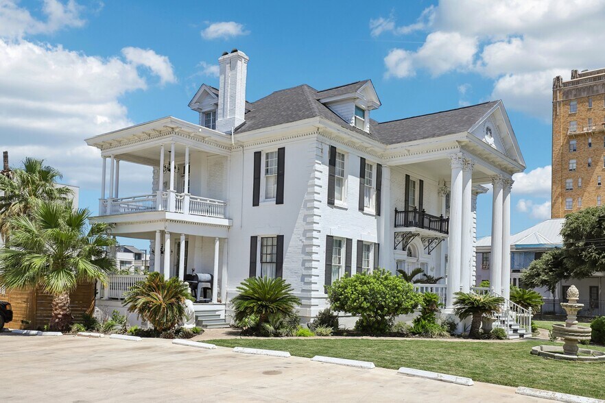 More Photos Of 421 Howard St, San Antonio Hospitality For Sale