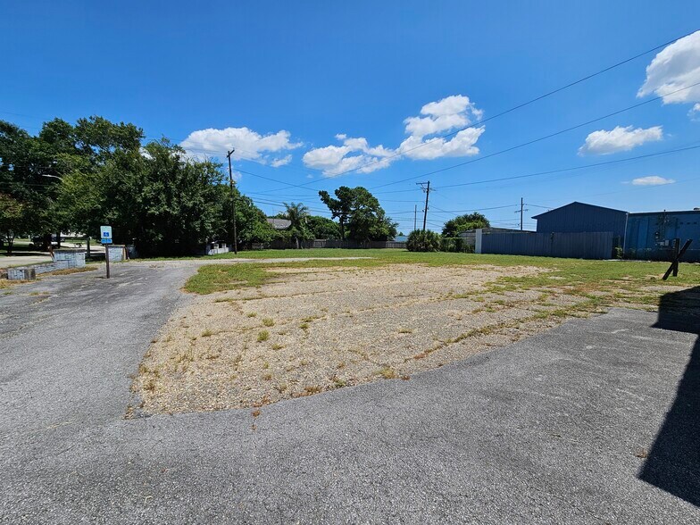 More Photos Of 7701 Saint Bernard Hwy, Arabi Office For Sale