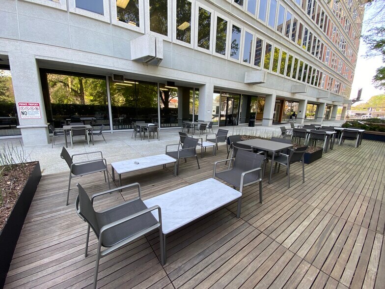 More Photos Of 1819 Peachtree Rd, Atlanta Medical For Lease