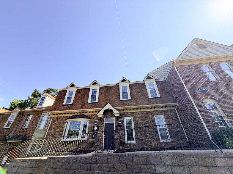 More Photos Of 211 E Six Forks Rd, Raleigh Loft Creative Space For Lease