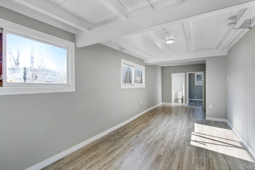 More Photos Of 8926 Arlington Ave, Riverside Office Residential For Lease