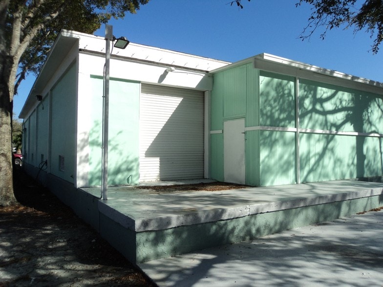 More Photos Of 3101-3215 Aviation Blvd, Vero Beach Warehouse For Lease