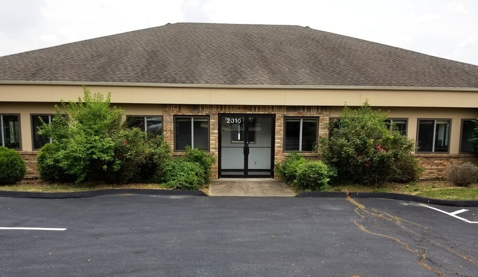 More Photos Of 2010 Bluestone Dr, Saint Charles Office For Sale