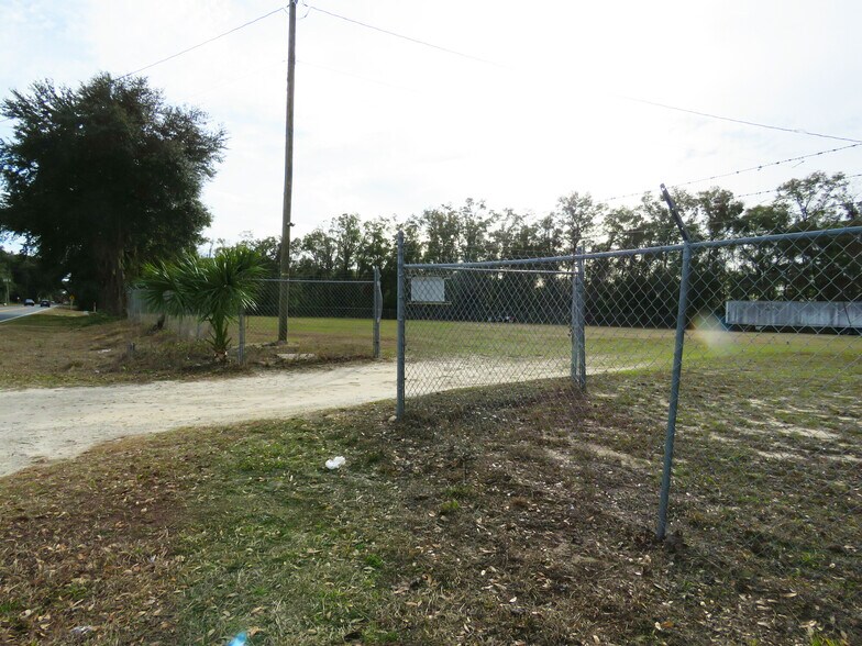 More Photos Of 2150 14th St NW, Chiefland Self Storage For Sale