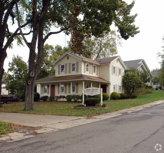 Primary Photo Of 20 Mock St, Hubbard Medical For Sale