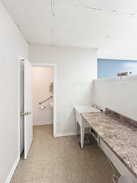 More Photos Of 53 Providence St, West Warwick Restaurant For Sale