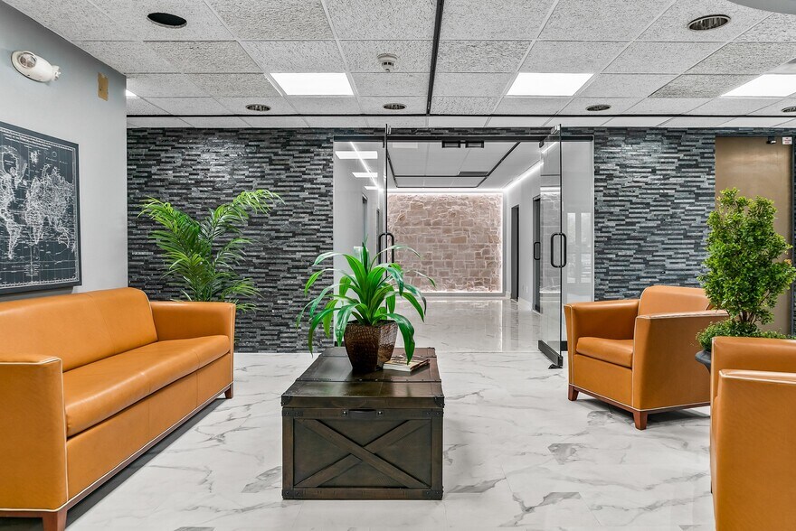 More Photos Of 805 Oakwood Dr, Rochester Office For Lease