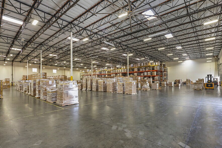 More Photos Of 11246 Jersey Blvd, Rancho Cucamonga Distribution For Lease
