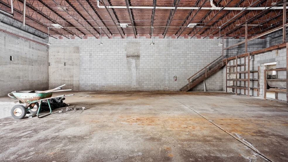 More Photos Of 2750 Banksville Rd, Pittsburgh Warehouse For Sale