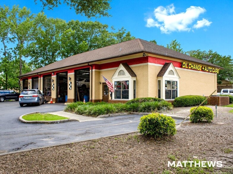 Primary Photo Of 1515 Killearn Center Blvd, Tallahassee Auto Repair For Sale