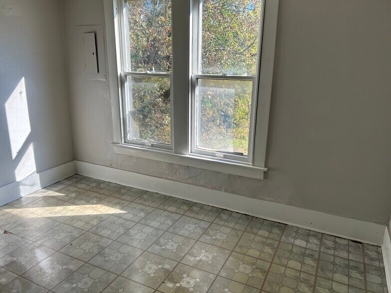 More Photos Of 720 Orchard St, Toledo Apartments For Sale