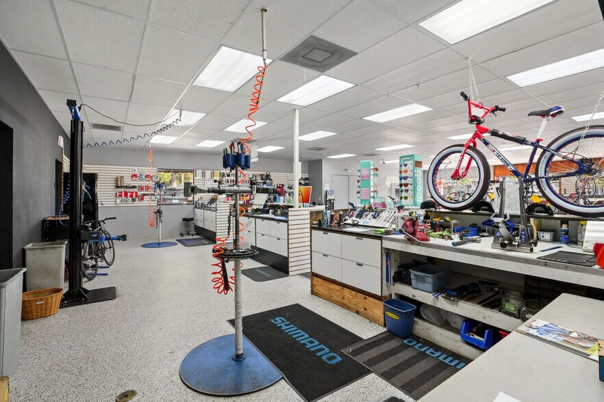 More Photos Of 3630 Cleveland Ave, Fort Myers Freestanding For Sale