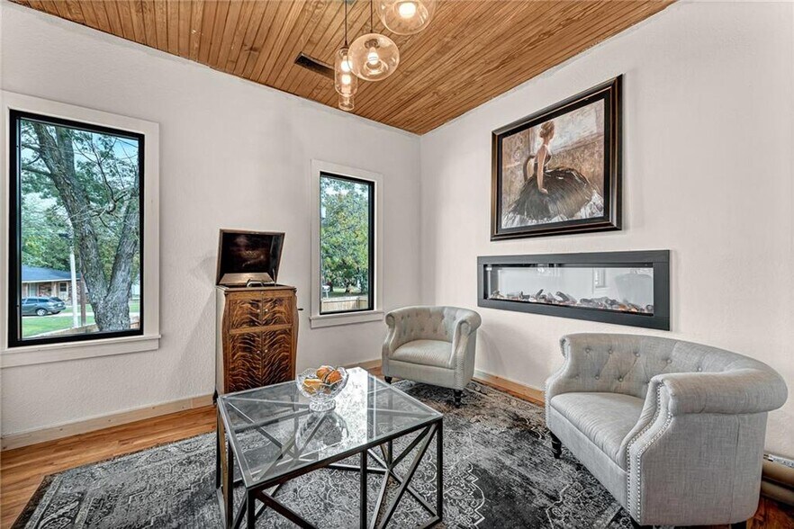 More Photos Of 510 E Madison Ave, Berryville Religious Facility For Sale