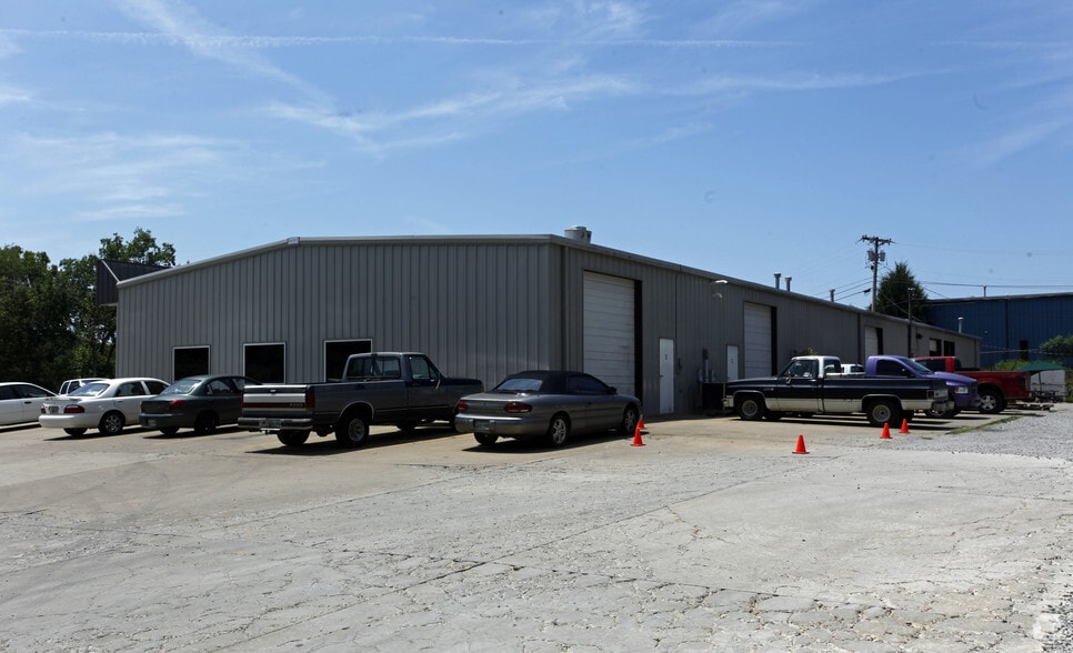 More Photos Of 1539 Ashland City Rd, Clarksville Flex For Lease