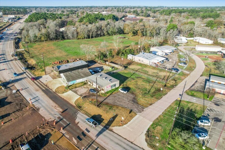 More Photos Of 19010 FM 1488, Magnolia Storefront Retail Office For Sale