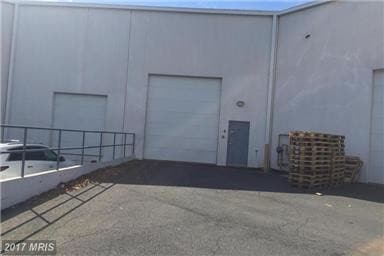 More Photos Of 44710 Cape Ct, Ashburn Light Distribution For Lease