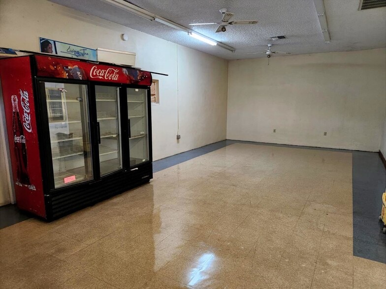 More Photos Of 4837 Martin Luther King Dr, Bowling Green General Retail For Sale