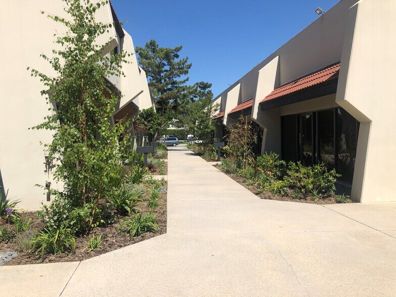 More Photos Of 9253-9259 Eton Ave, Chatsworth Warehouse For Lease