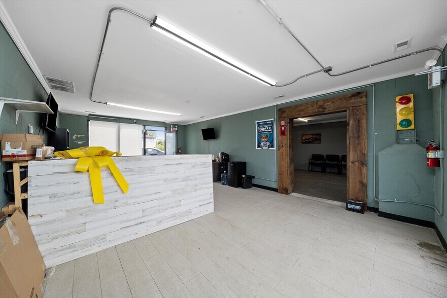 More Photos Of 1610 S Chicago St, Joliet Auto Dealership For Sale