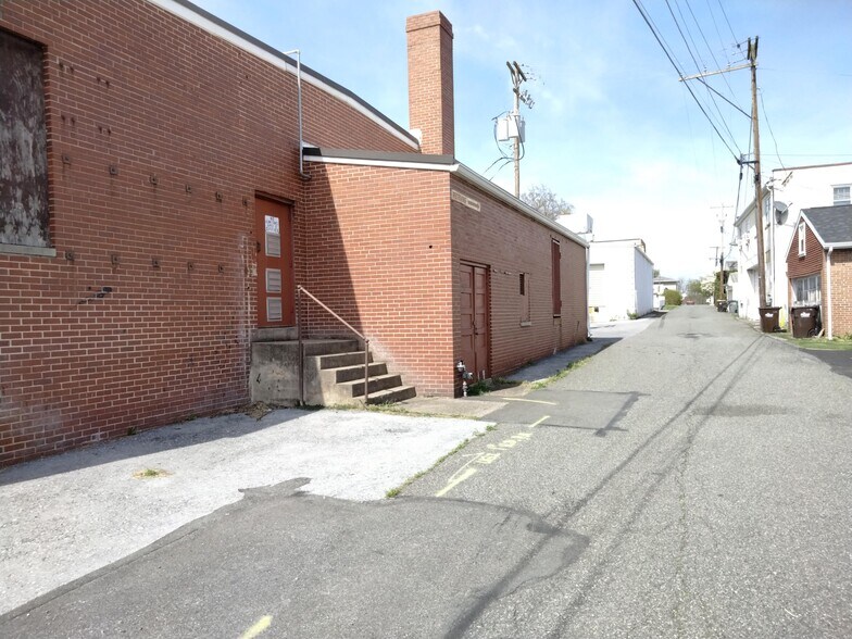 More Photos Of 200 N Washington St, Boyertown Manufacturing For Sale