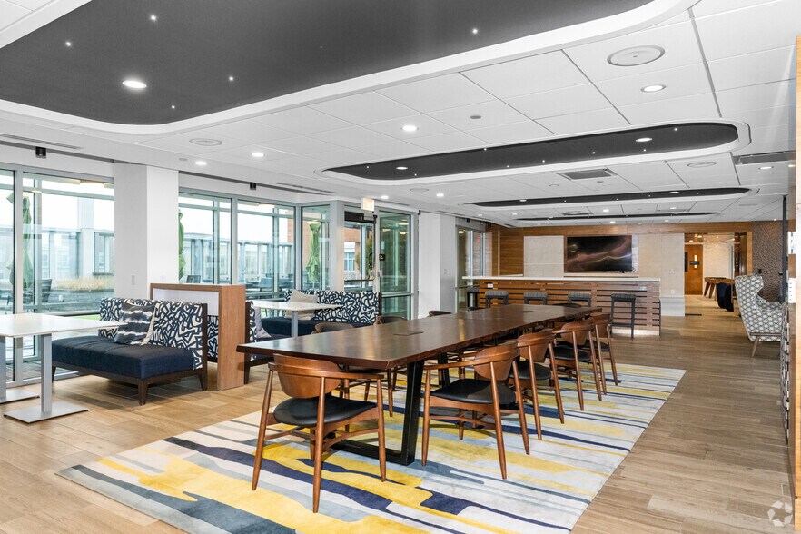 More Photos Of 3400 S Clark St, Arlington Apartments For Lease