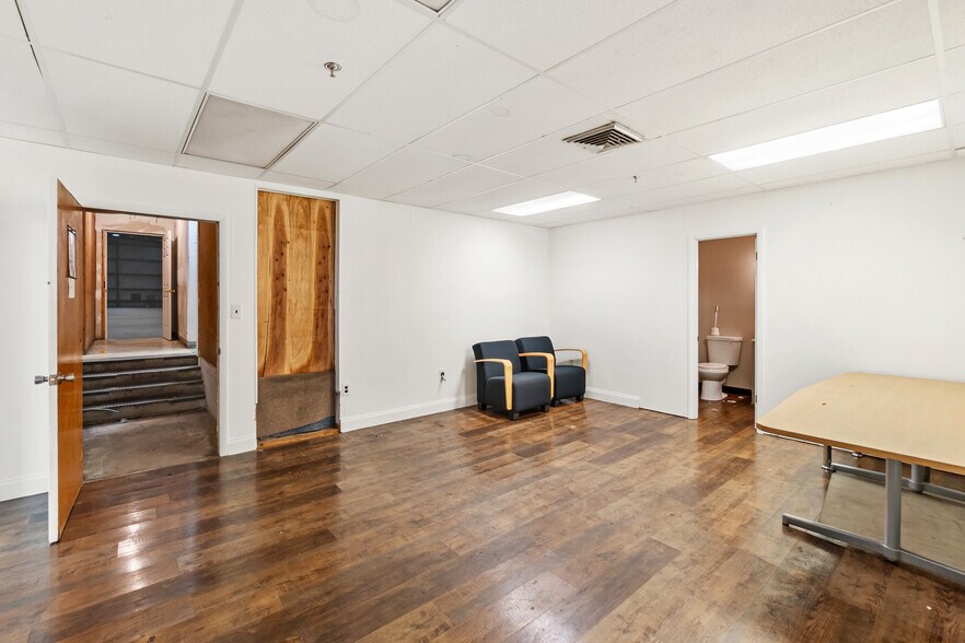 More Photos Of 125 Lurton St, Pensacola Distribution For Lease