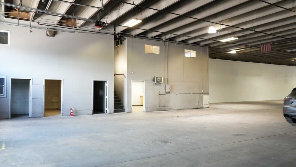 More Photos Of 10-14 S Spruce St, Colorado Spgs, Colorado Springs Distribution For Lease