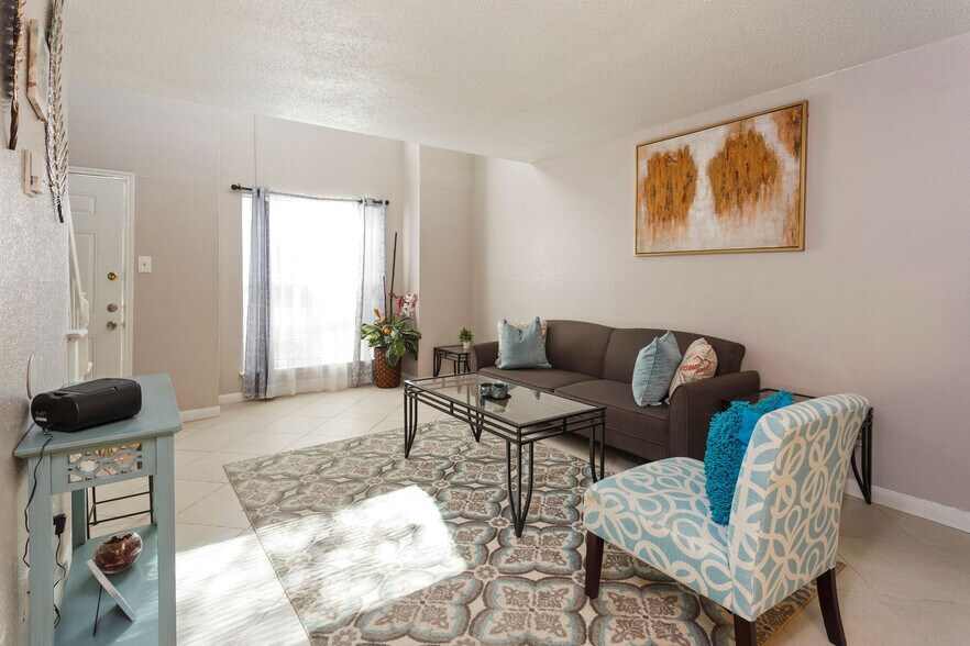 More Photos Of 8600 S Course Dr, Houston Apartments For Sale