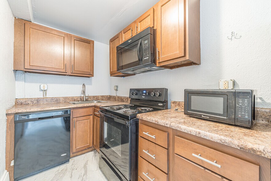 More Photos Of 815-823 S Cobb Dr SE, Marietta Apartments For Sale