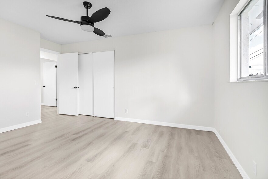 More Photos Of 937 SE 23rd Pl, Cape Coral Apartments For Sale