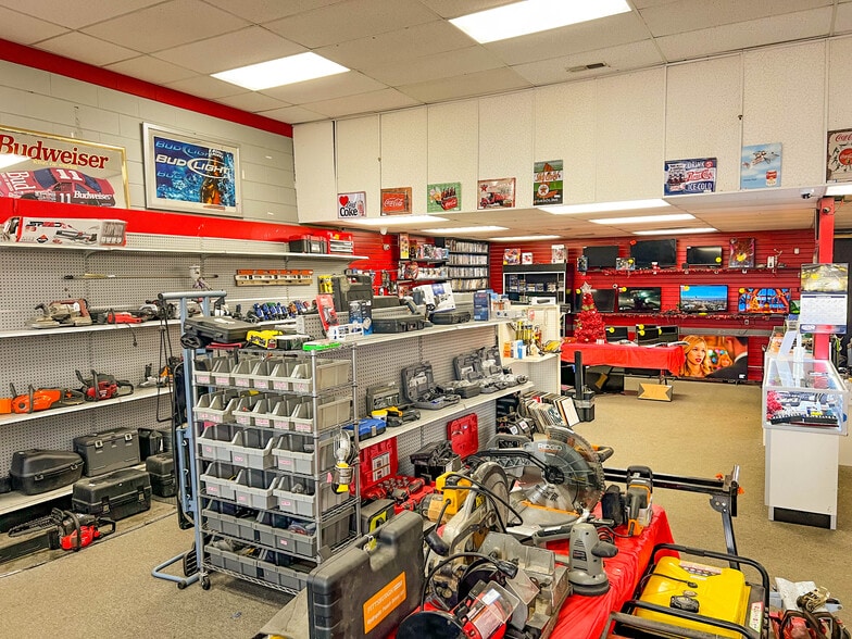 More Photos Of 1304 S Scales St, Reidsville Freestanding For Sale