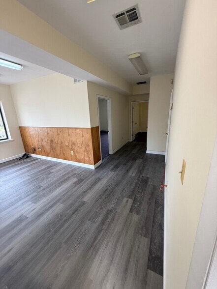 More Photos Of 274 Main St, Keansburg Office For Sale