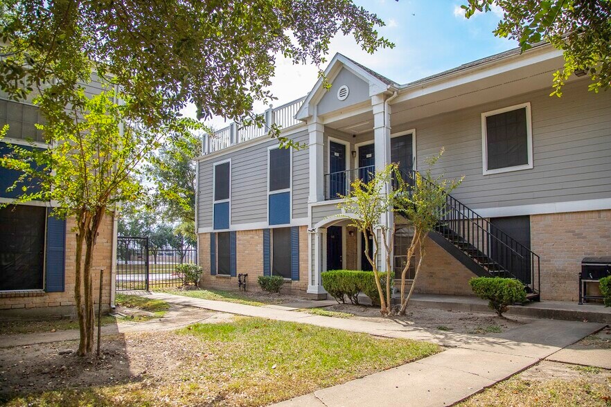 More Photos Of 8600 Theta St, Houston Apartments For Sale