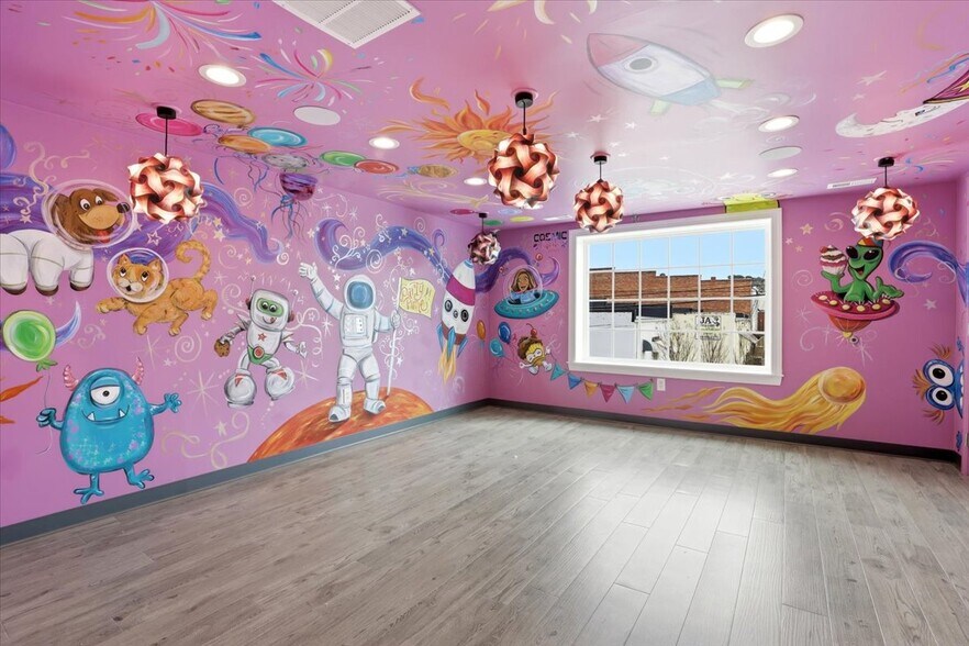 More Photos Of 108 S Pine St, Princeton Storefront Retail Office For Sale