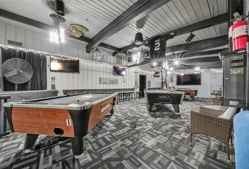 More Photos Of 15028 Hesperian Blvd, San Leandro Freestanding For Sale