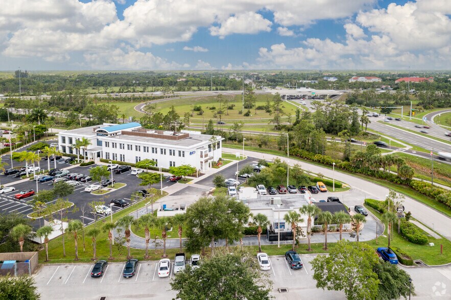 More Photos Of 10070 Daniels Interstate Ct, Fort Myers Office For Lease