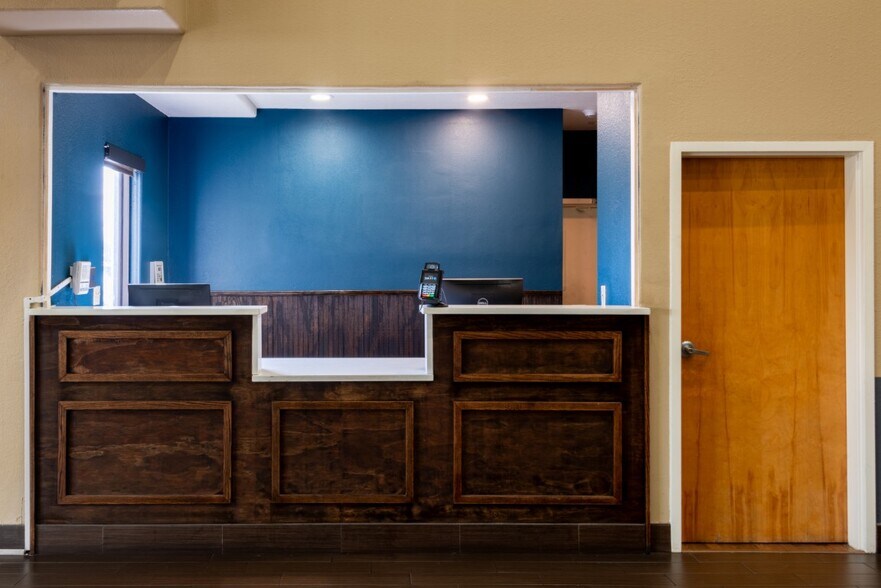 More Photos Of 2949 Varsity St, Baton Rouge Hotel For Sale