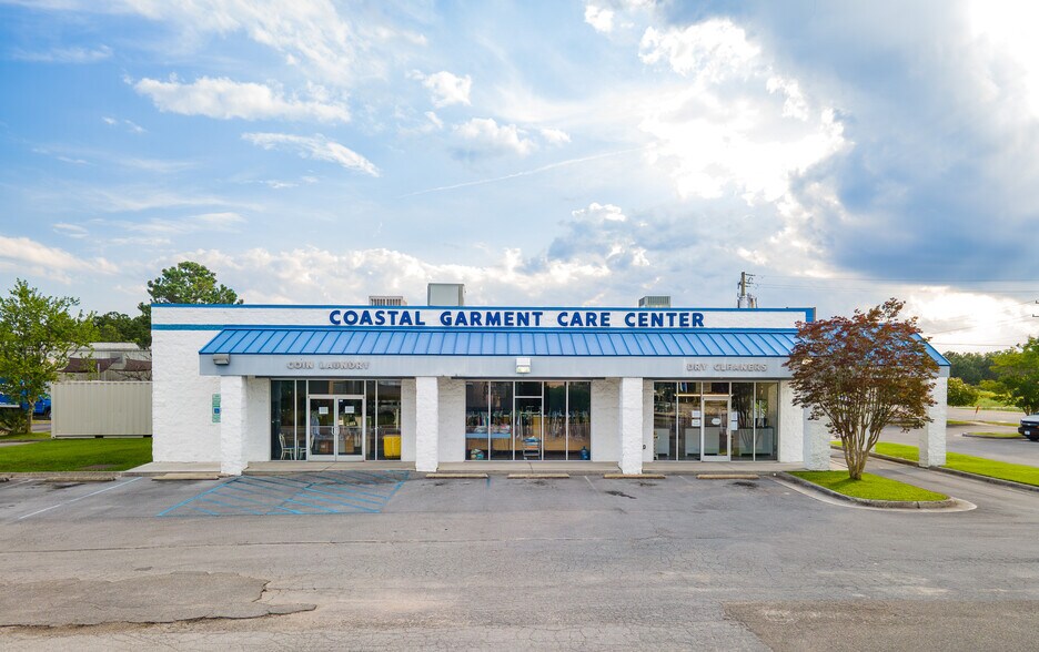 More Photos Of 4314 Henderson Dr, Jacksonville Freestanding For Sale