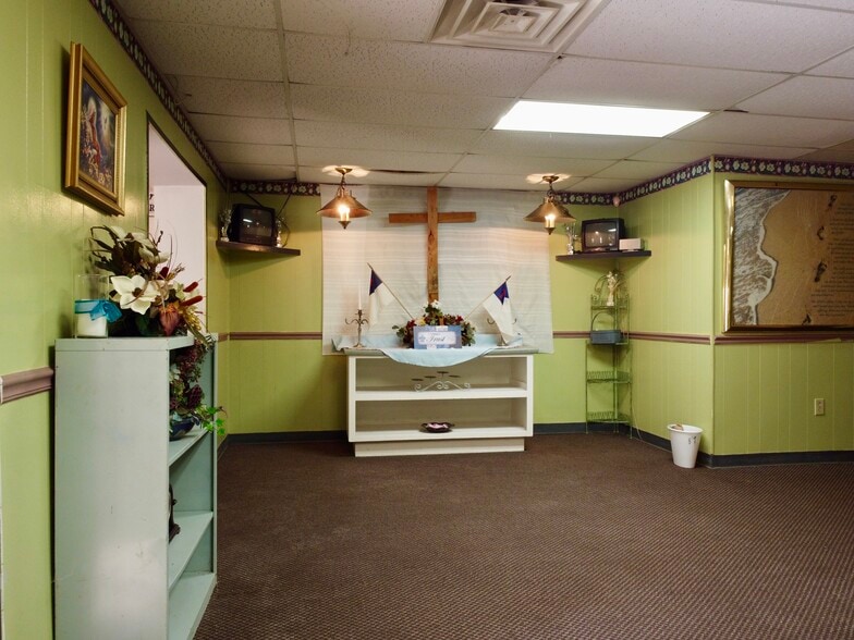 More Photos Of 10423 Flat Shoals Rd, Covington Restaurant For Sale